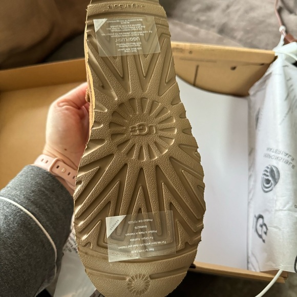 Ugg ultra mini size 8 in chestnut - Picture 6 of 10